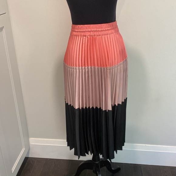 Club Monaco Colourblock Pink and Black Pleated Midi Skirt Size XSmall - Picture 7 of 14